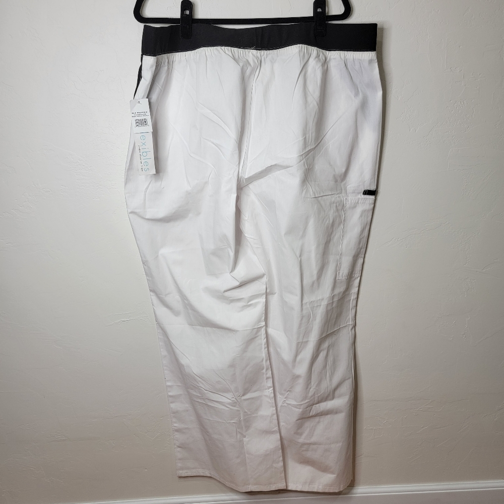 Cherokee White and BlackbCargi Pocket Pants - Picture 7 of 7